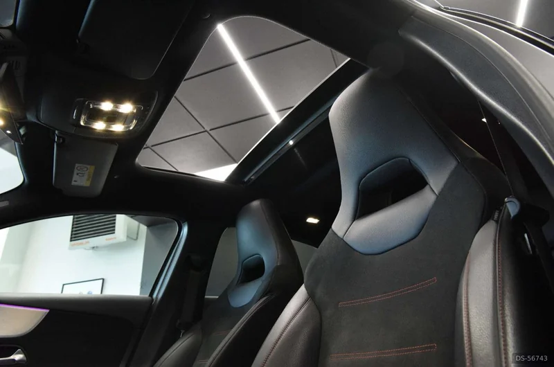 2019 Mercedes-Benz Classe A180 Grigio Opaco Magno in Crema 9