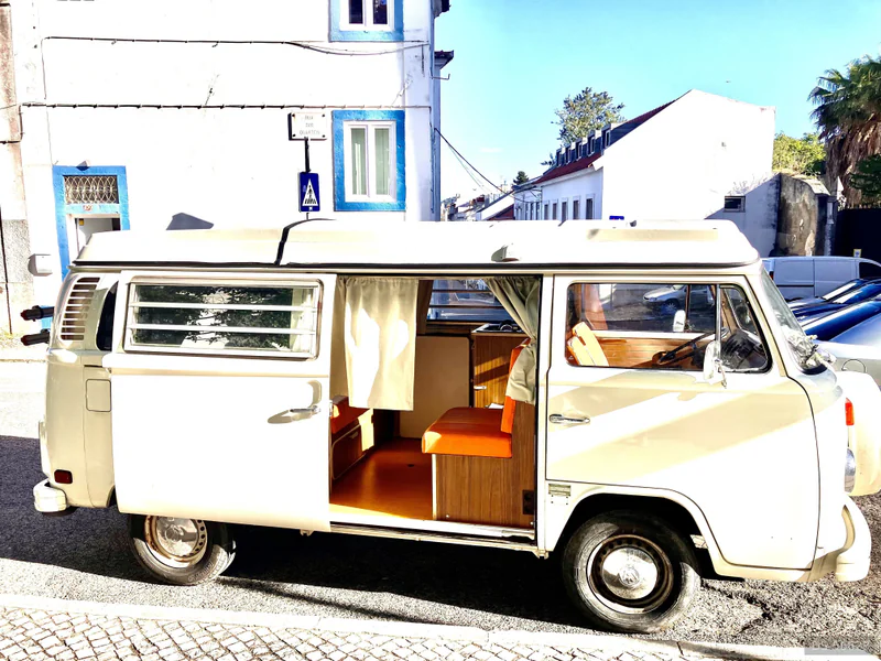 1973 Volkswagen T2 in Lisboa 5