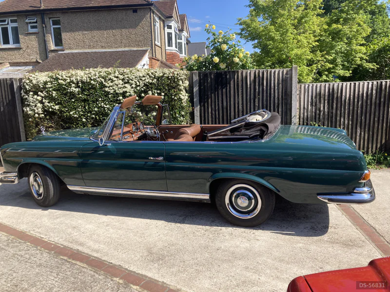 1966 Mercedes-Benz 220se in Egham 3