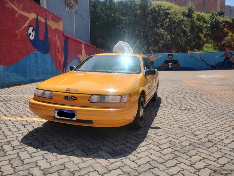 1995 Ford Taurus Yellow Cab in Bragança Paulista 3