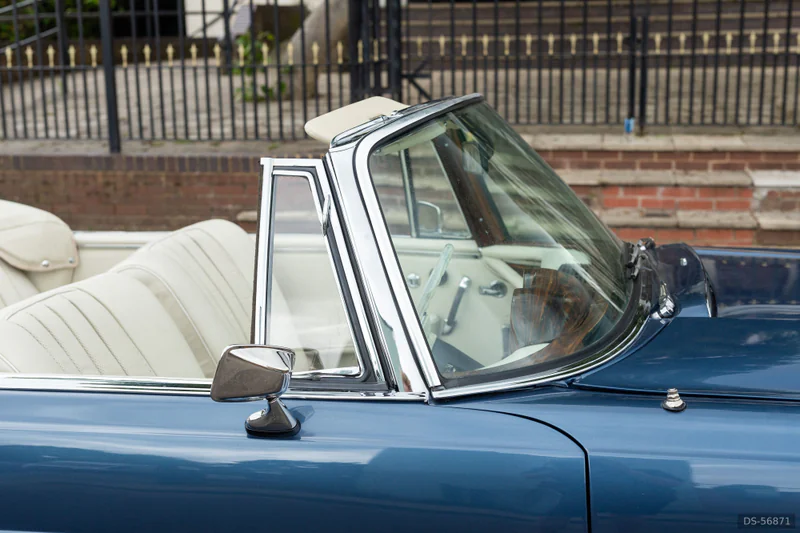 1963 Mercedes-Benz 220 Seb Cabriolet in London 4