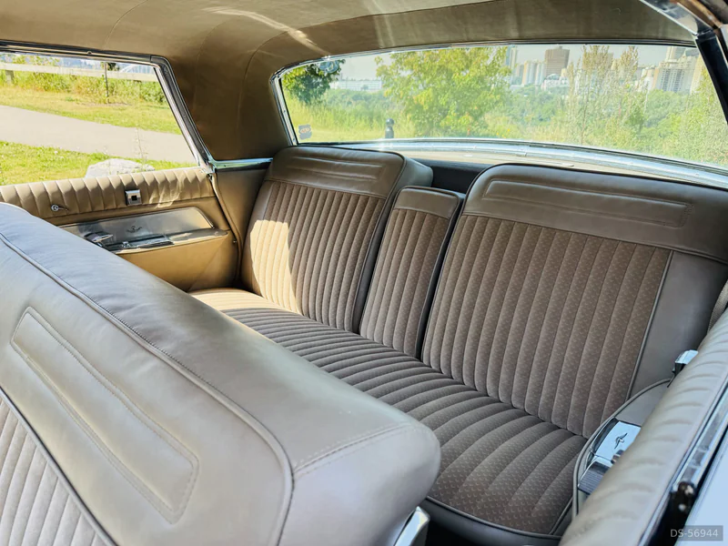 1963 Chrysler Imperial in Edmonton 10