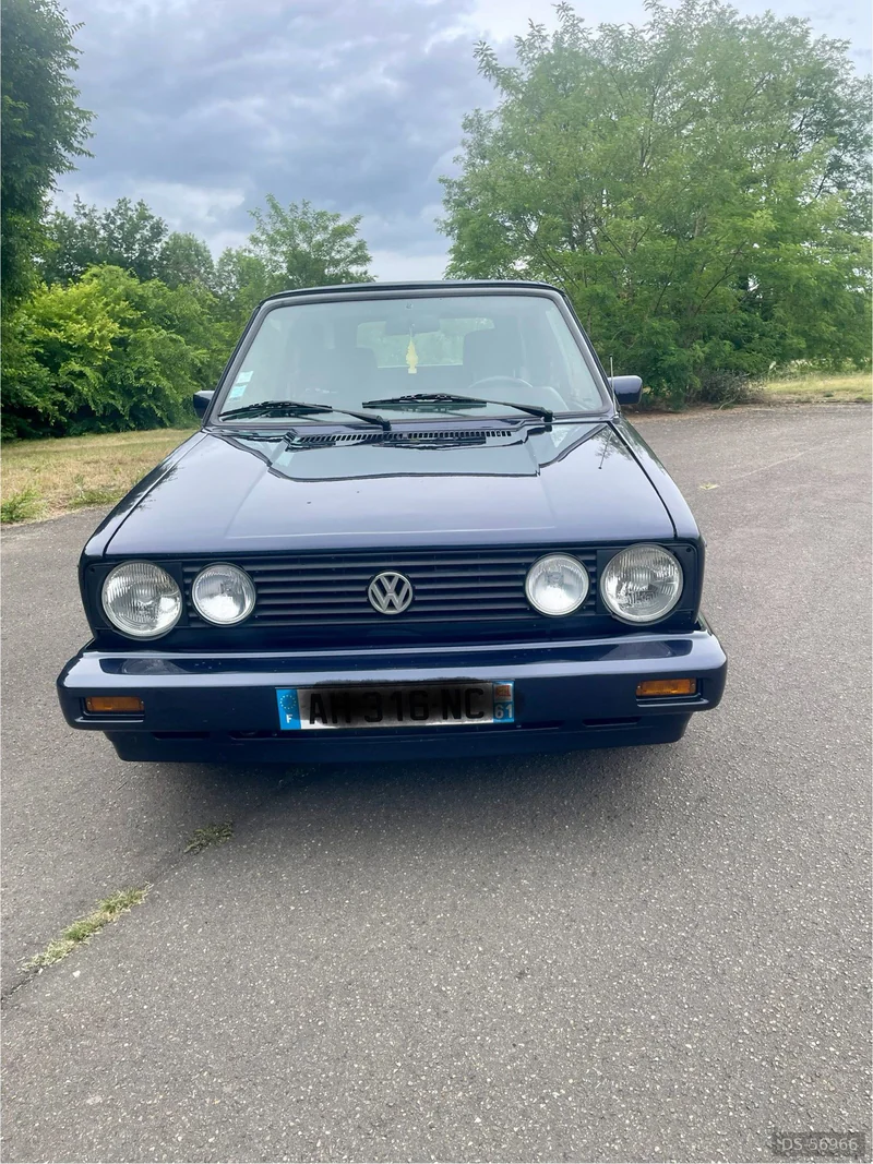 1990 Volkswagen Golf Cabriolet in Le Mans 2