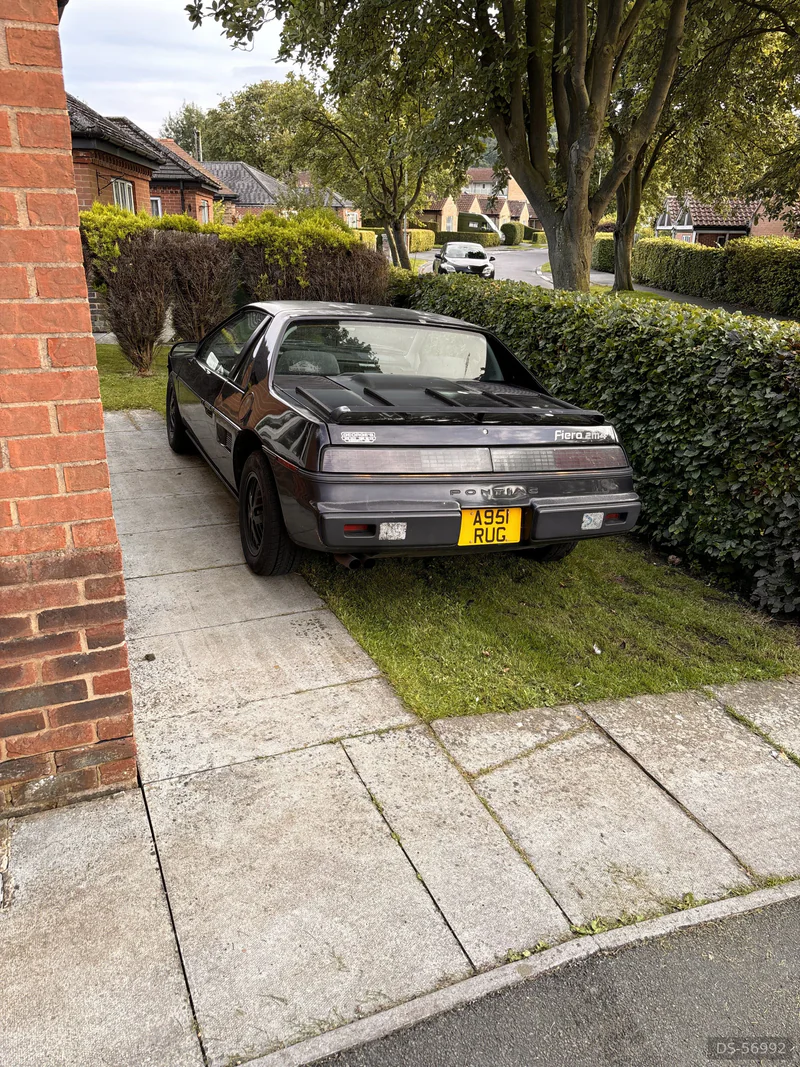 1985 Pontiac Fiero in Scarborough 3