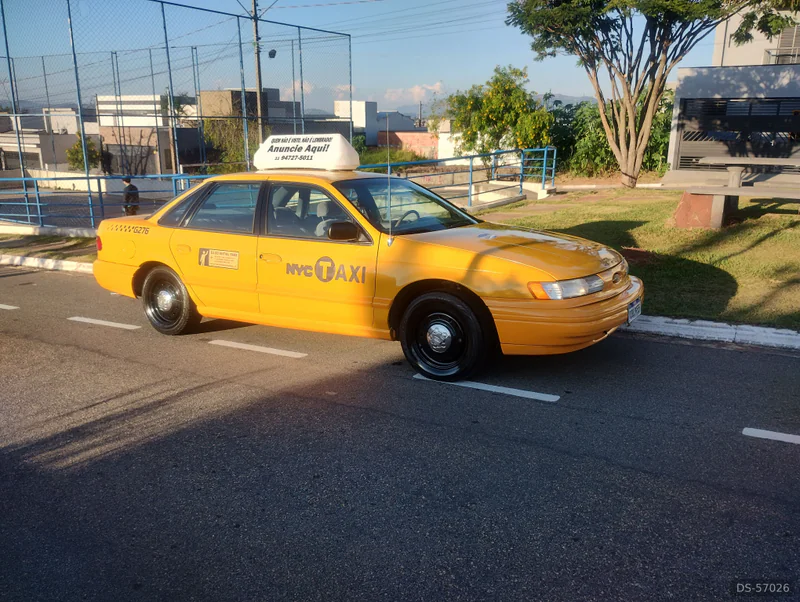 1995 Ford Taurus in Bragança Paulista