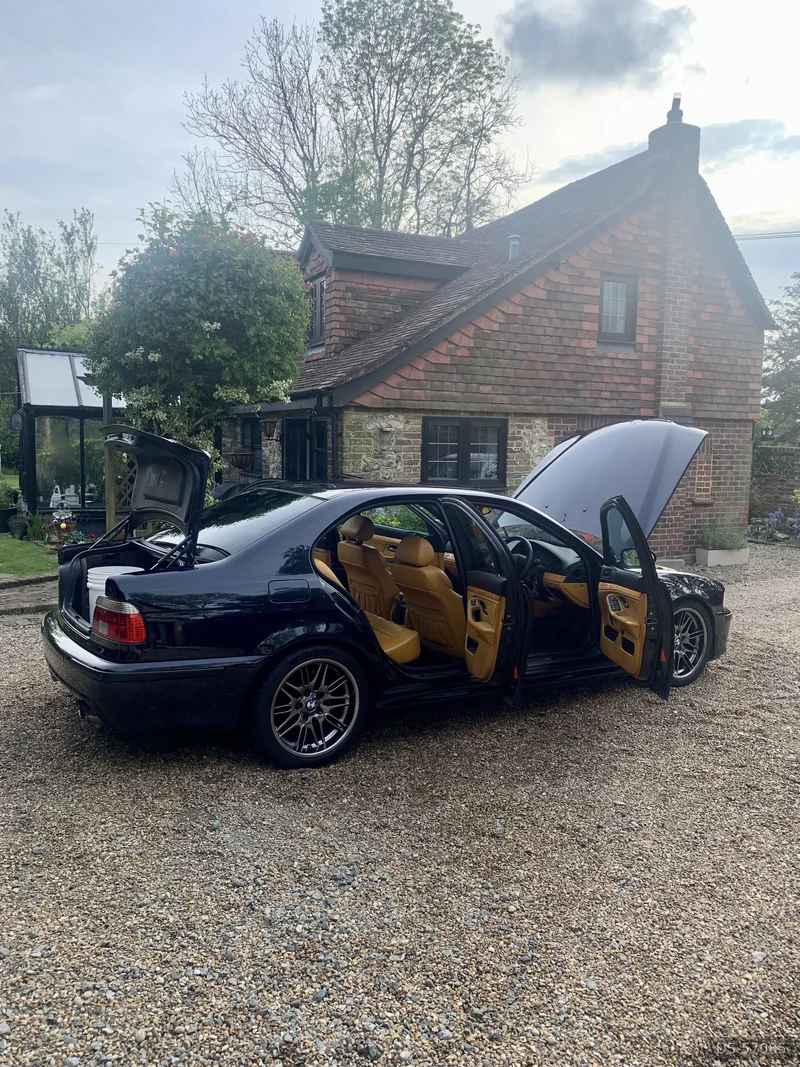2002 BMW M5 in Caterham 2