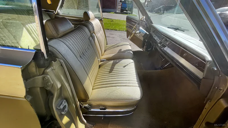 1967 Chrysler New Yorker in Peterborough 4