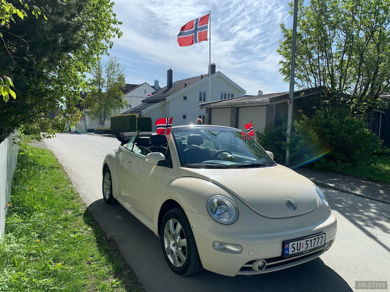 2004 Volkswagen New Beetle Cabriolet in Tiller 2