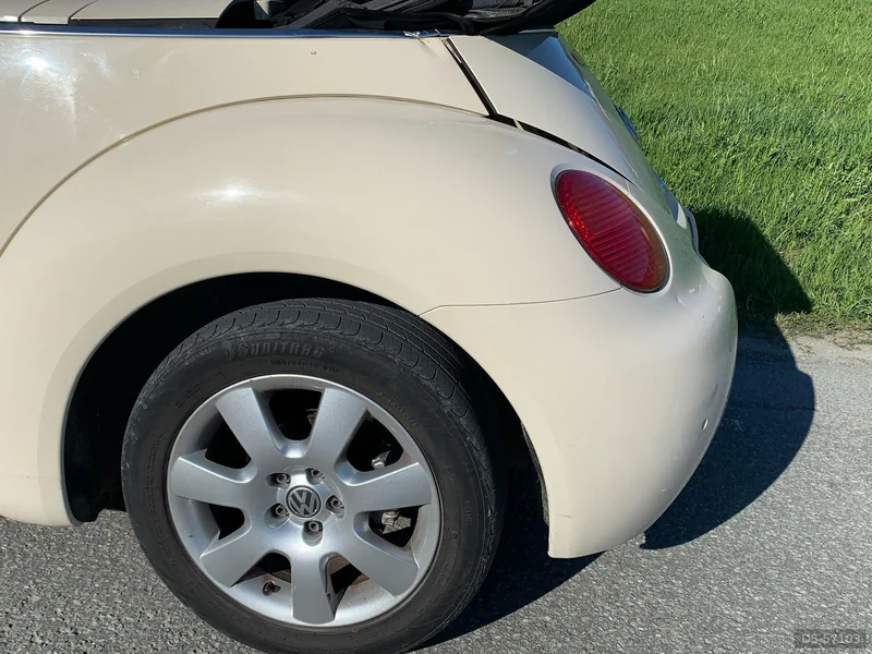 2004 Volkswagen New Beetle Cabriolet in Tiller 7