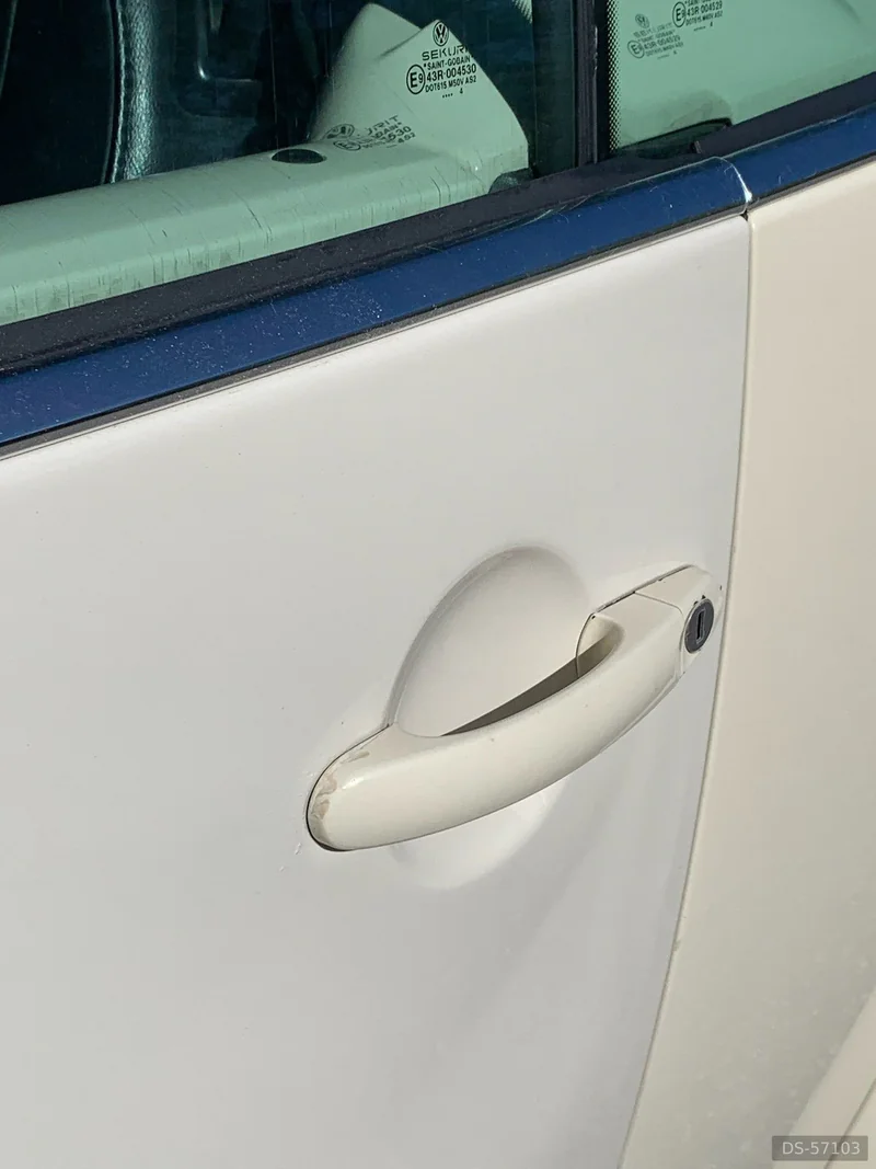 2004 Volkswagen New Beetle Cabriolet in Tiller 10