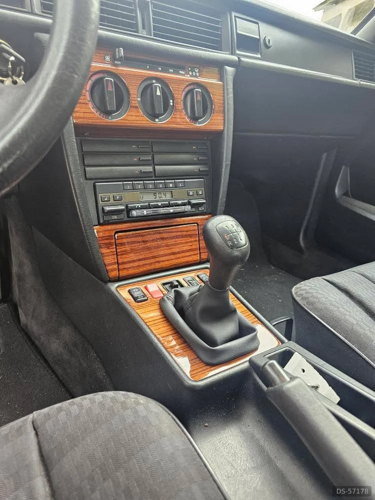 1992 Mercedes-Benz 190e in Senhora Da Hora 7