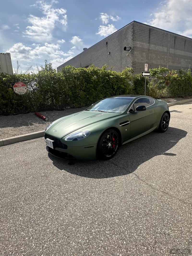 2012 Aston Martin Vantage in Burlington 3
