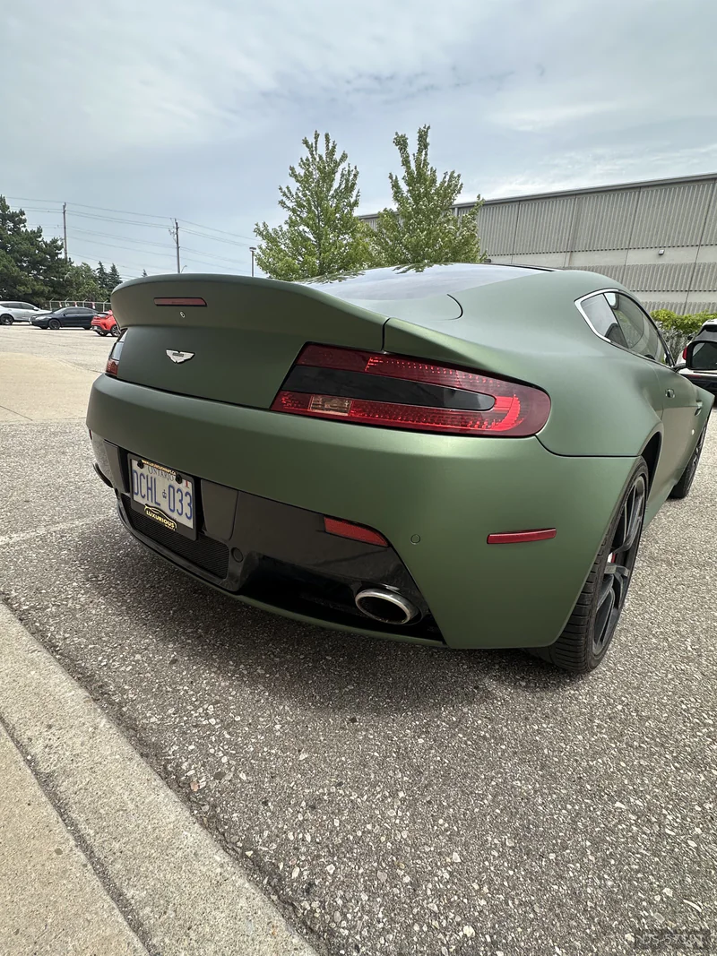 2012 Aston Martin Vantage in Burlington 8