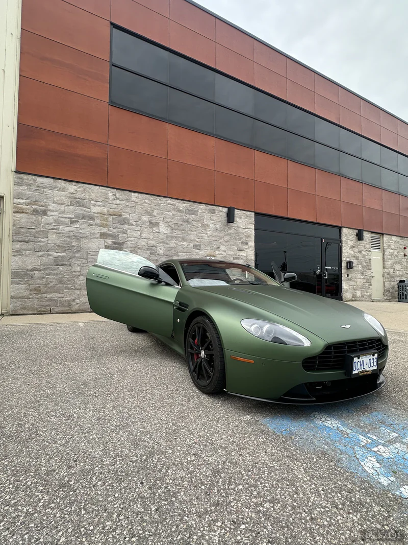 2012 Aston Martin Vantage in Burlington 9