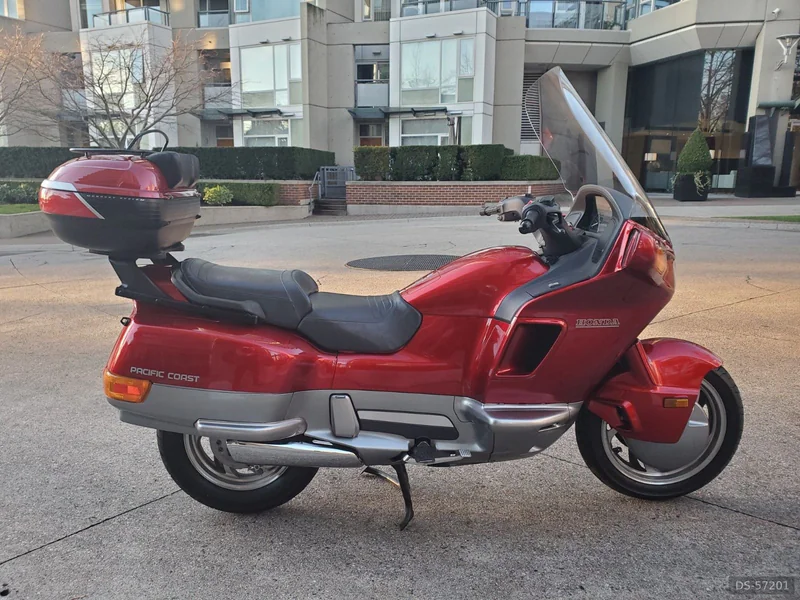 1990 Honda Pacific Coast 800 in Vancouver 3