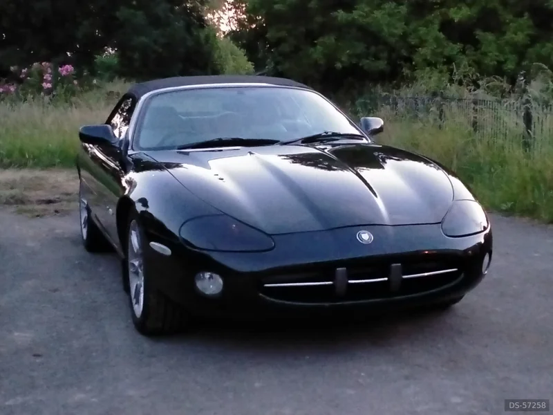 2000 Jaguar Xk8 in Buntingford