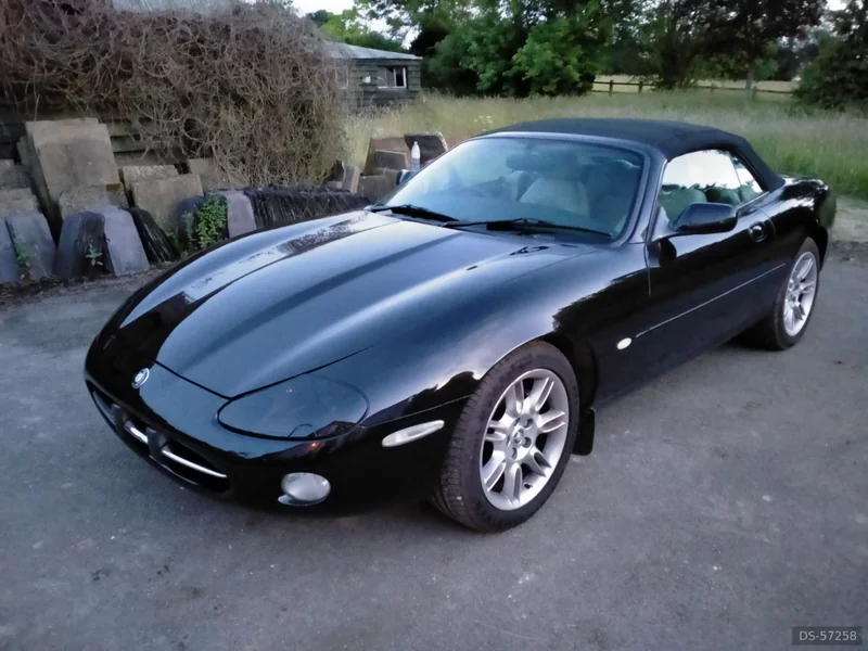 2000 Jaguar Xk8 in Buntingford 2