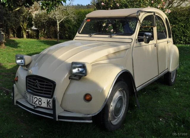 1977 Citroen 2cv in Bilbao