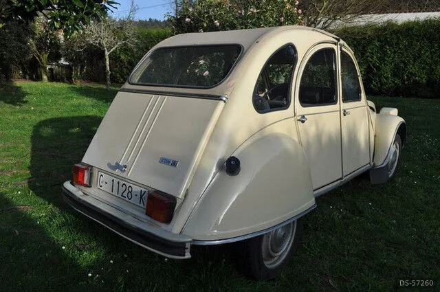 1977 Citroen 2cv in Bilbao 2