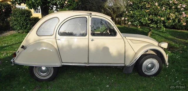 1977 Citroen 2cv in Bilbao 5