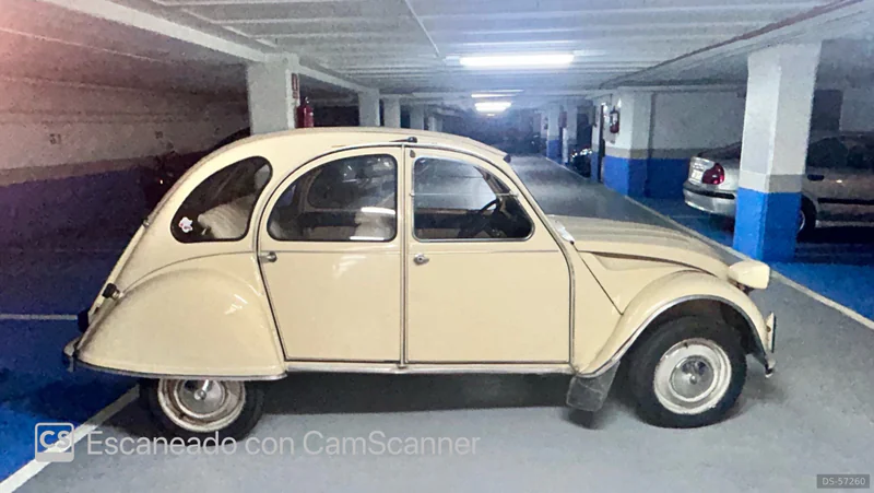 1977 Citroen 2cv in Bilbao 7