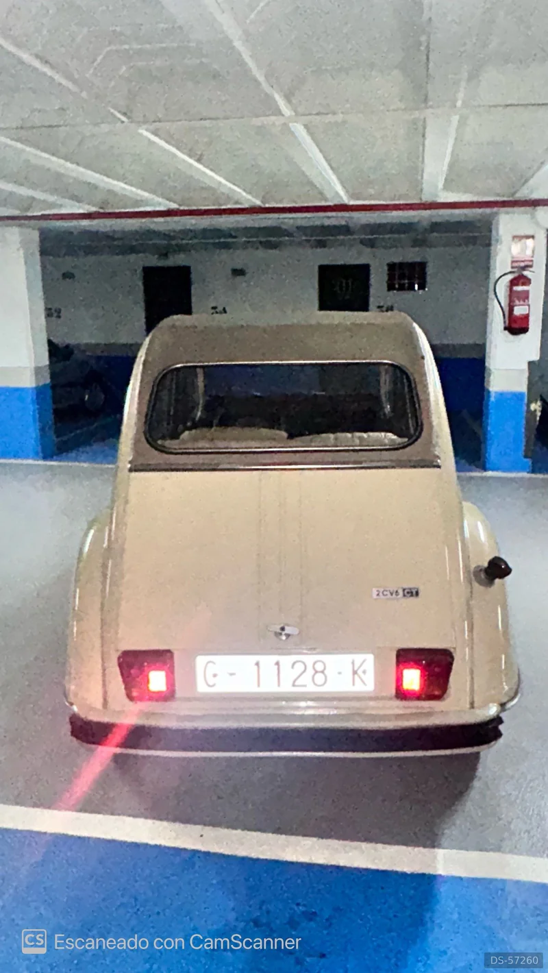 1977 Citroen 2cv in Bilbao 8
