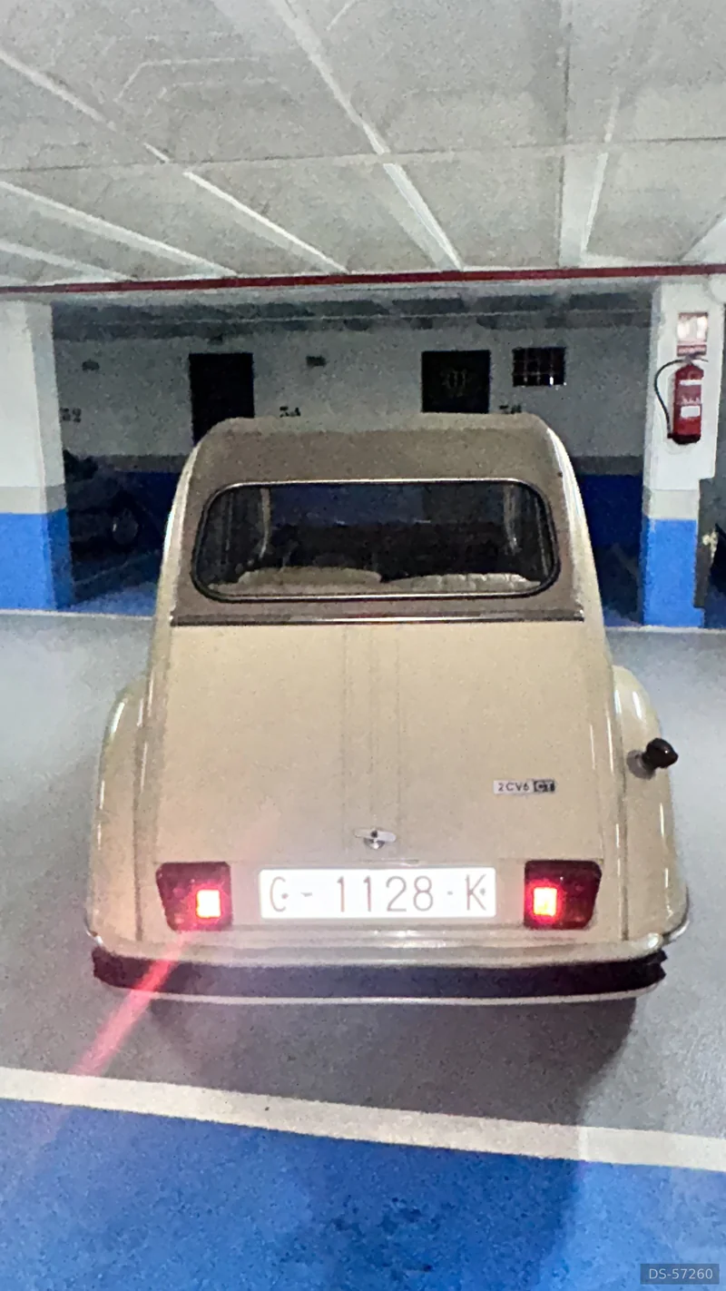 1977 Citroen 2cv in Bilbao 9