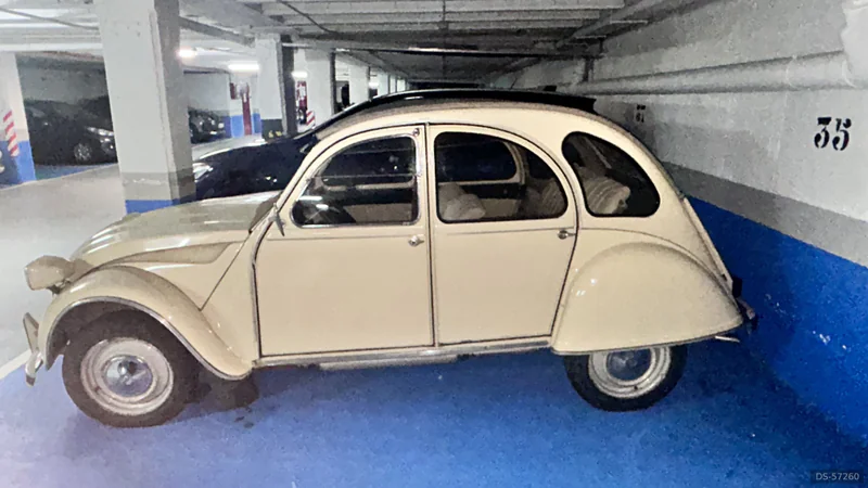 1977 Citroen 2cv in Bilbao 10