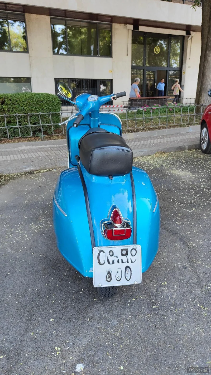 1967 Piaggio Vespa 150 in Madrid 3