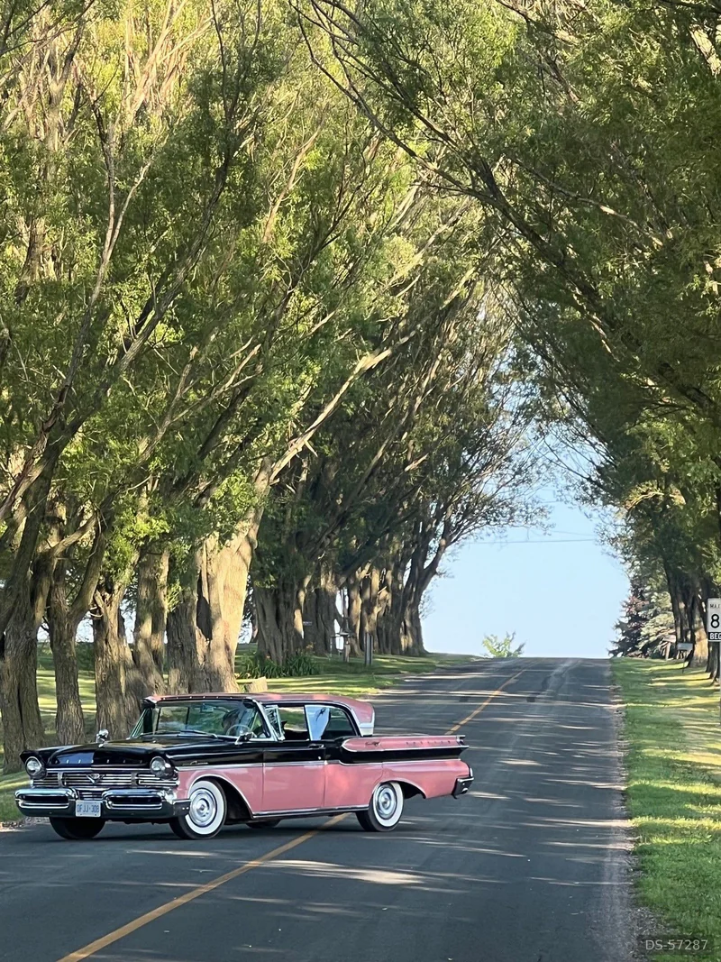 1957 Mercury Turnpike Cruiser in Ottawa 3