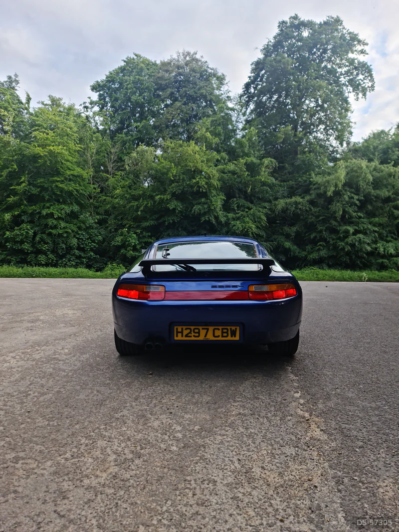 1991 Porsche 928 S4 Auto in Buckinghamshire 2
