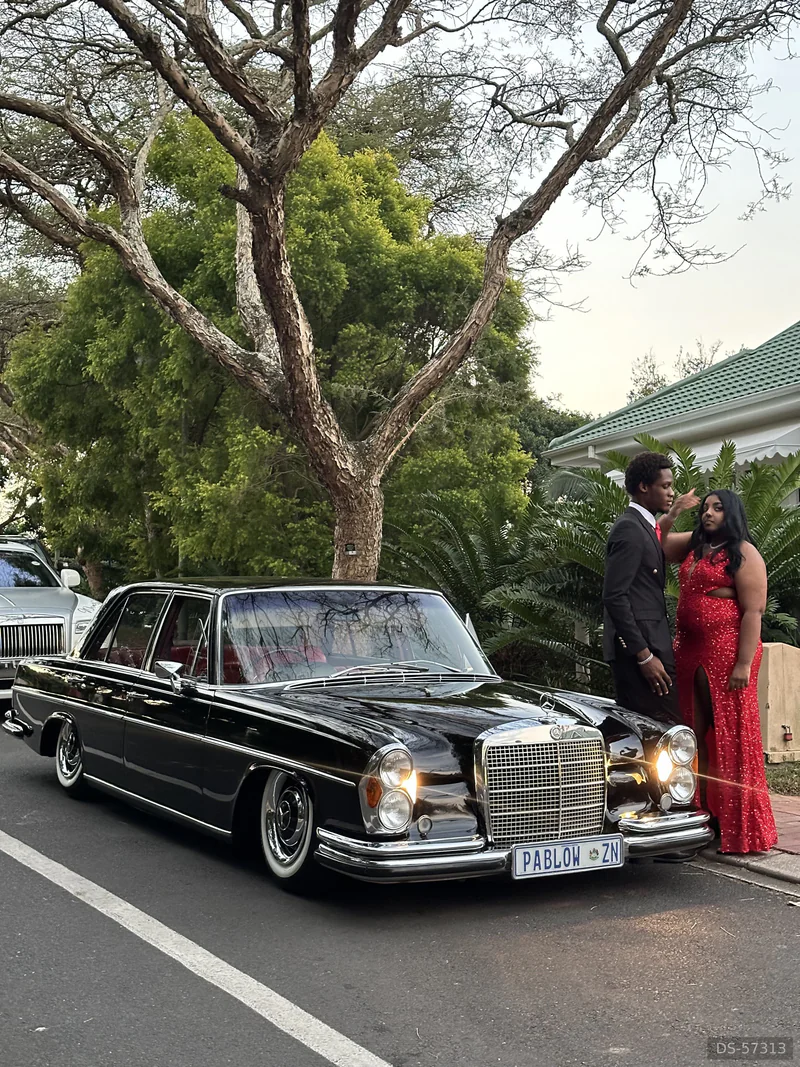 1969 Mercedes-Benz 280s W108 in Durban 3
