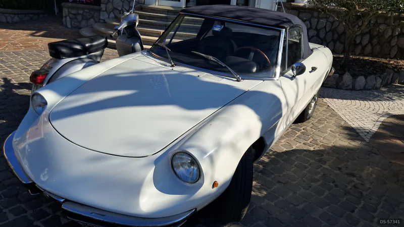 1971 Alfa Romeo Spider 1300 in Massa Lubrense 2