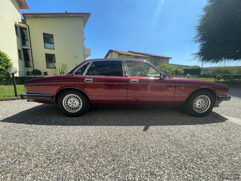 1993 Jaguar Sovereign Xj6 in Gallarate 3