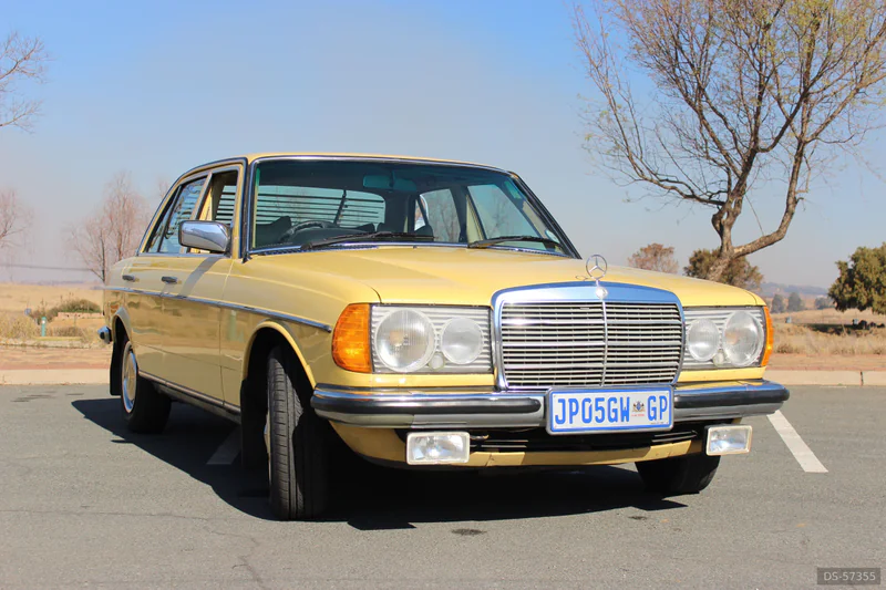 1977 Mercedes-Benz W123 230 in Pretoria 1