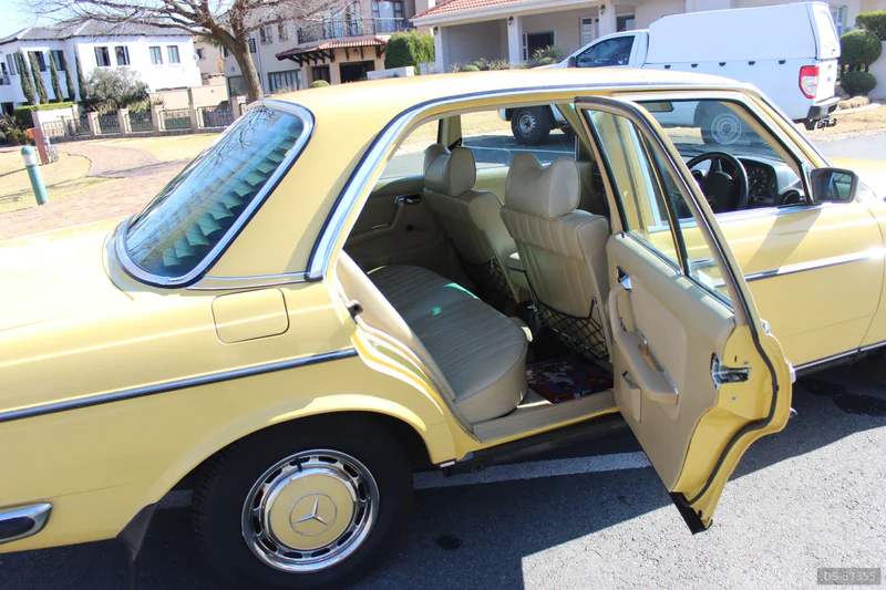 1977 Mercedes-Benz W123 230 in Pretoria 5