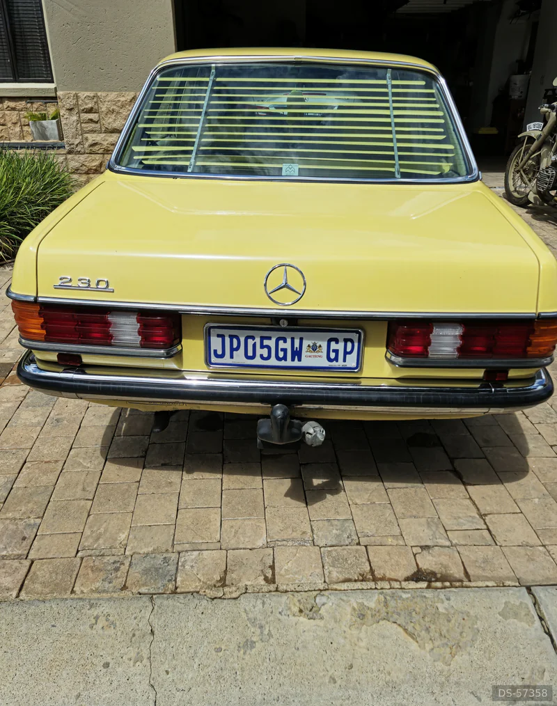 1977 Mercedes-Benz W123 230 in Pretoria 3