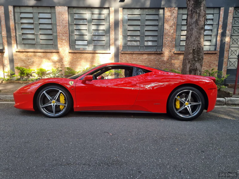 2015 Ferrari 458 in São Paulo 3