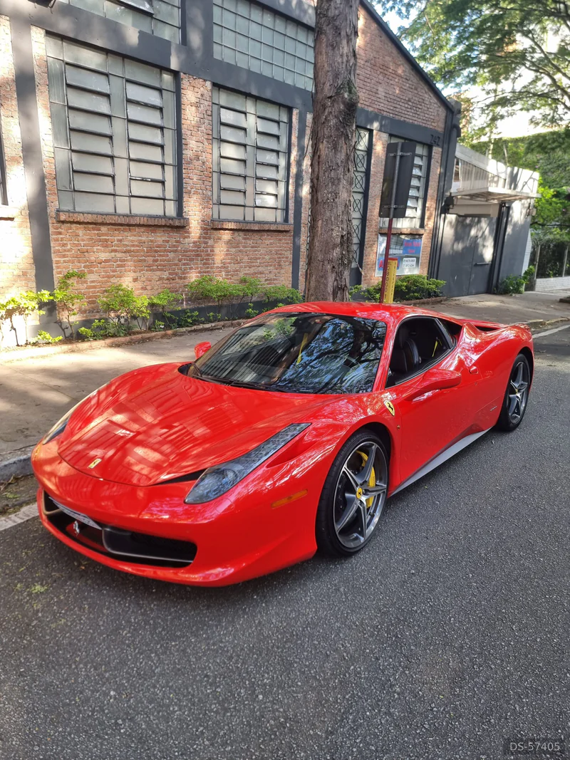 2015 Ferrari 458 in São Paulo