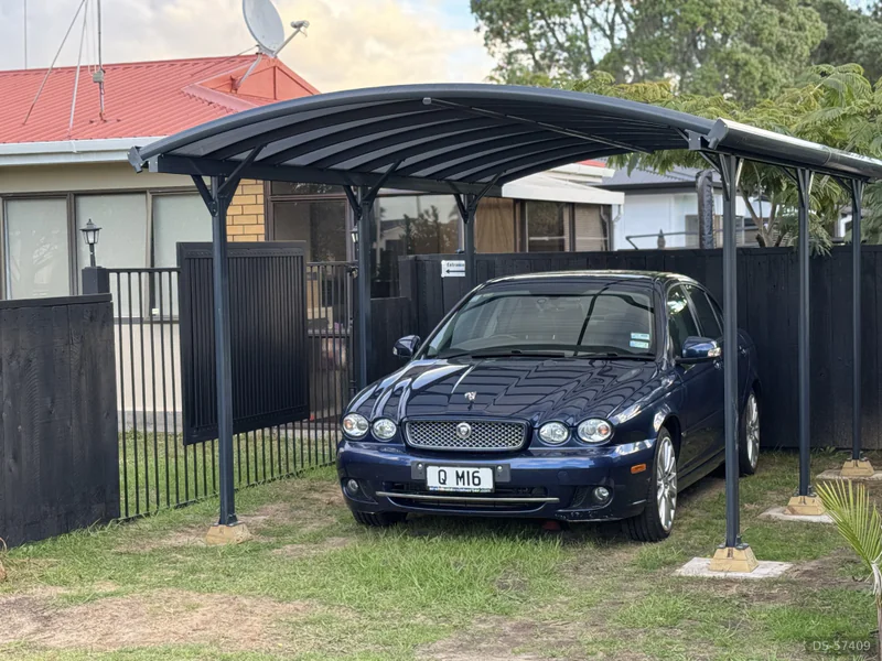 2010 Jaguar X-type in Tauranga 3