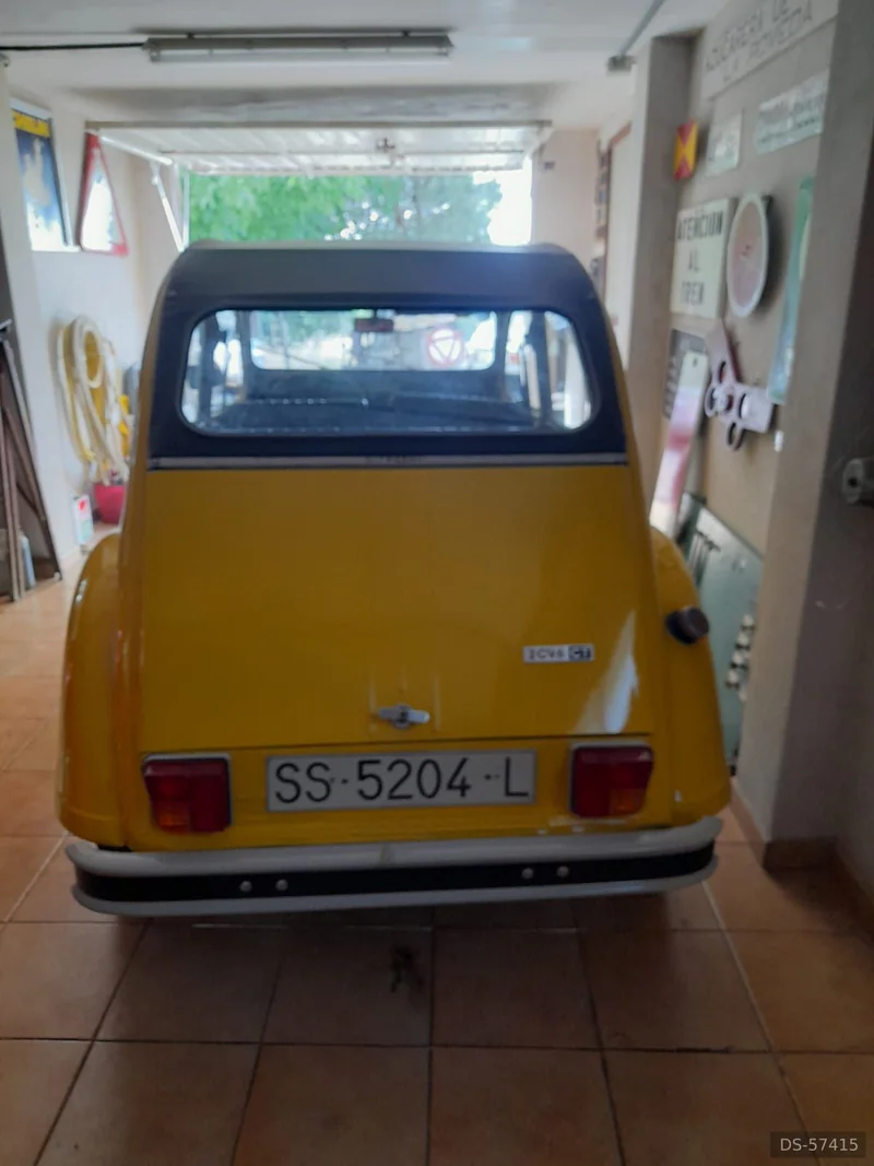 1979 Citroen 2cv in Madrid 5