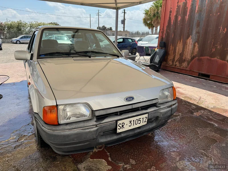 1989 Ford Orion in Siracusa 4