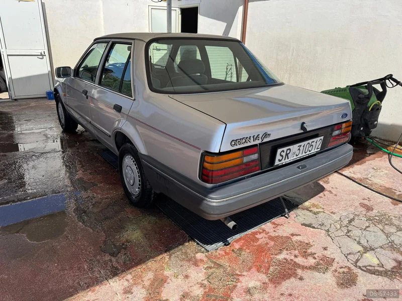 1989 Ford Orion in Siracusa 3