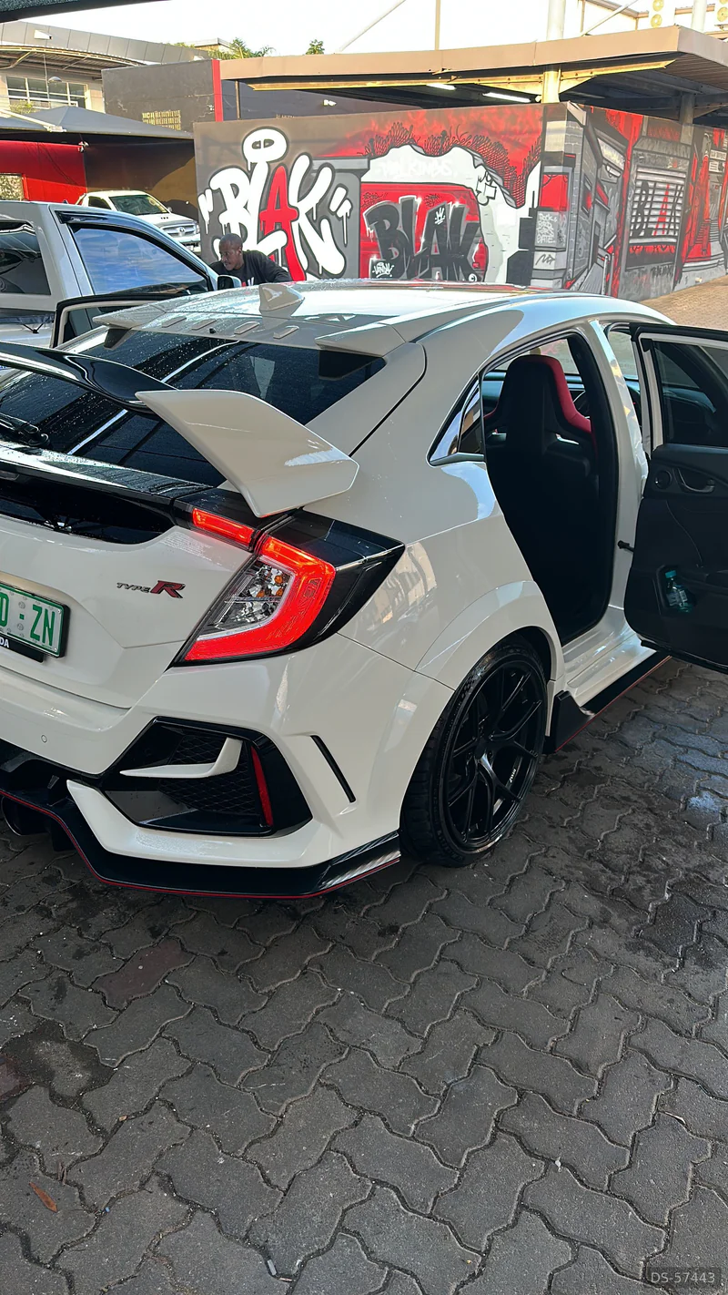 2021 Honda Civic Type-r in Durban 3