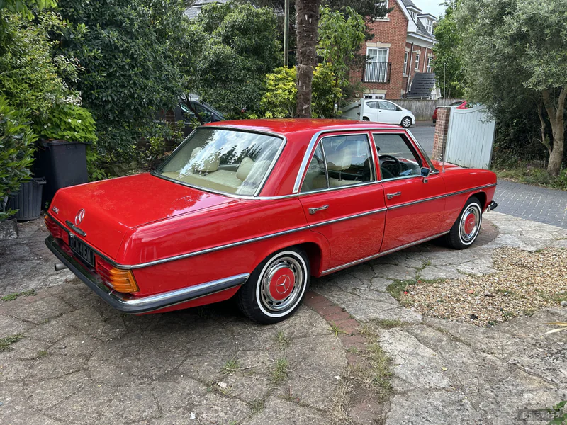 1974 Mercedes-Benz W114 280 in Bournemouth 2