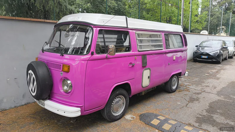 1977 Volkswagen Westfalia T2 in Firenze 3