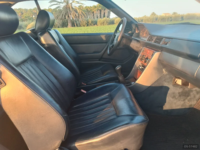 1988 Mercedes-Benz E 230 Coupé in Catral 8