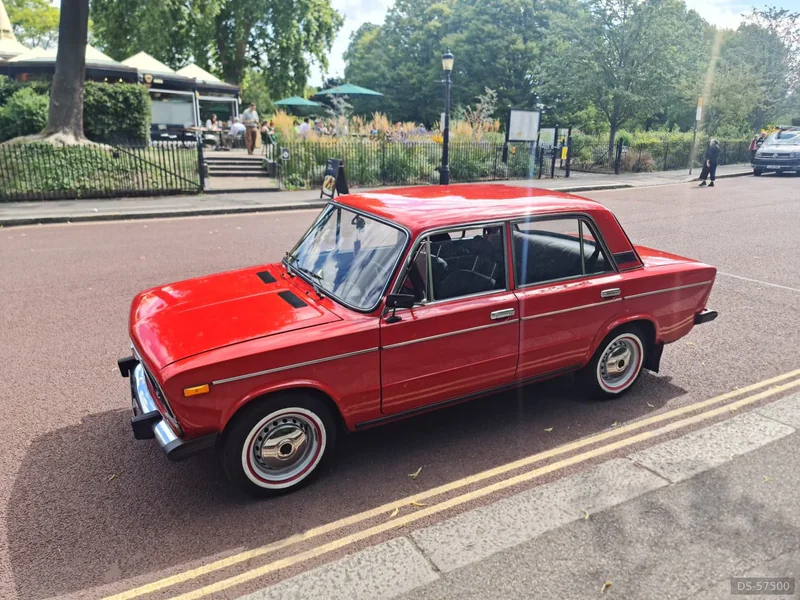 1989 Lada Vaz 2106 in London 2