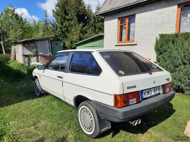1992 Lada Vaz Samara in London 2