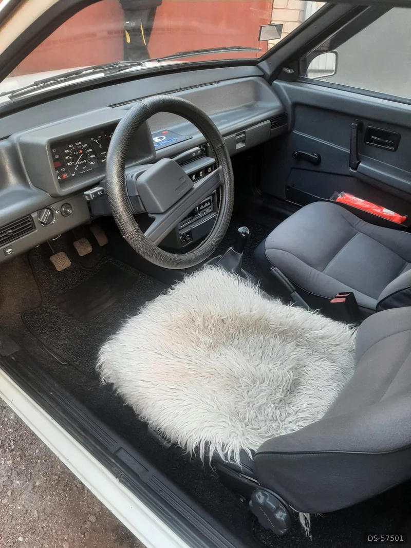 1992 Lada Vaz Samara in London 6